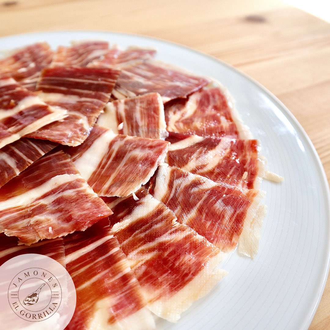 JamonesGorrilla's tweet photo. ¡Una de plato! Quién iba a decir que no 🤛🏻🤛🏻

Dale alegría al almuerzo con el mejor #JamóndelMundo

#Consúltanos por envíos y disponibilidad.

👇🏻👇🏻 #Elección
https://t.co/CrPhcXsb7K

#ExcelenciaJamones
💬https://t.co/OKN6JMIj8X https://t.co/mwTp4OrQ4x