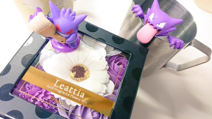 友達にもらいました!かわいい😭
本当にありがとう………。げんげんは食いしん坊なのでお花を食べてしまったけど、私は大事にお風呂にうかべます…。🙏うっ 