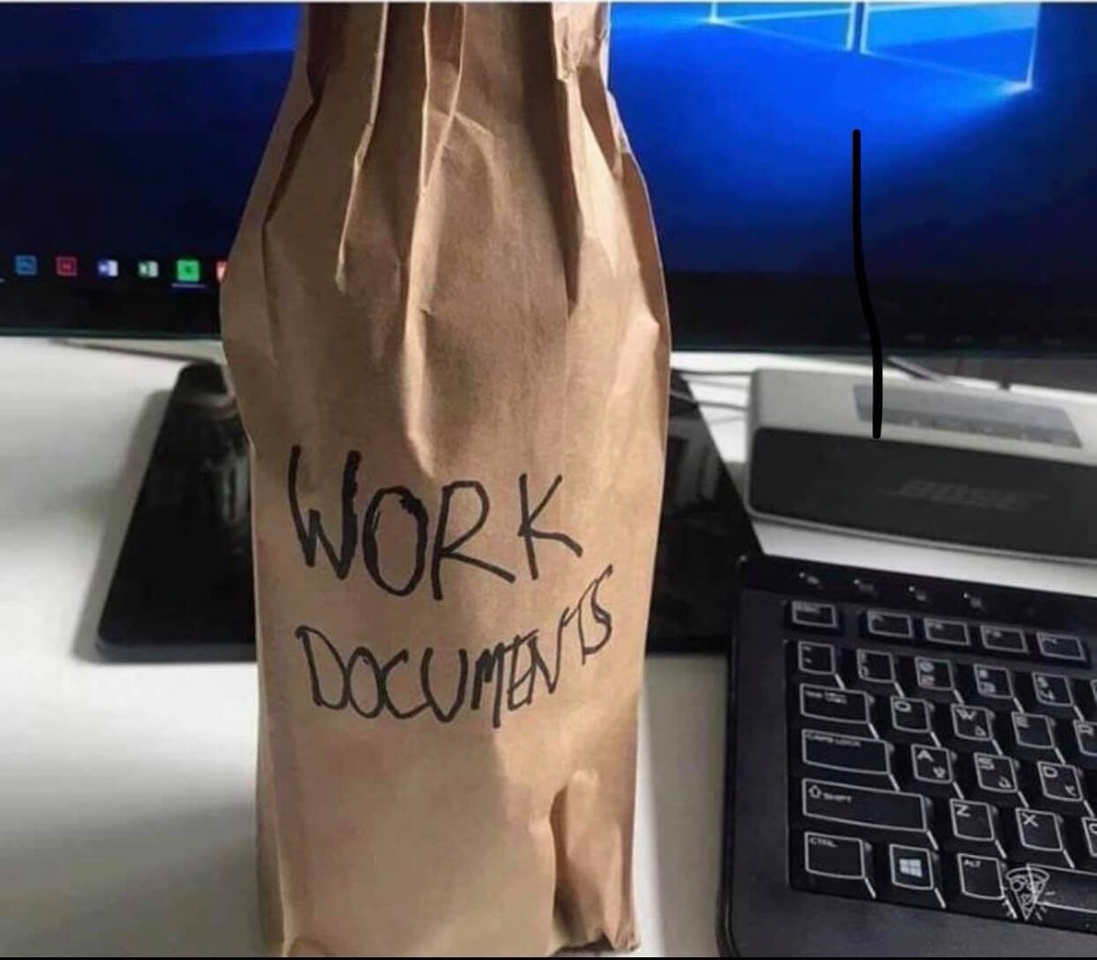 BourbonBrother's tweet photo. Well, back to the office.
#bourbon #work #office #backtowork #brownbaggingit https://t.co/51ZvyUtD19