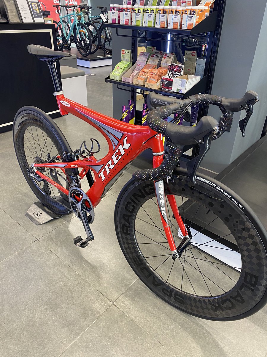 collinallin's tweet photo. New addition to the superbike family… a 27 year old TREK Y -foil … hope she rides as good as she looks @TrekBikes https://t.co/Df4pCj7tUF