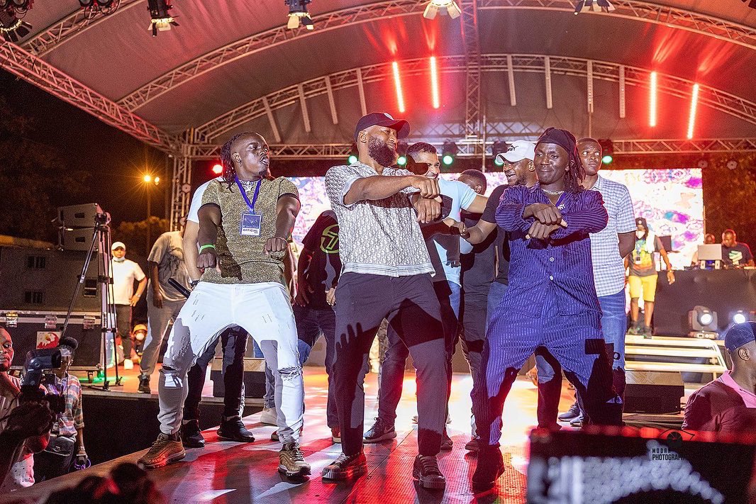 SlimTheCrew1's tweet photo. Official Dance instructor of 001 @joho_001
#dancegeneral #001 https://t.co/eJRsqMA9zL
