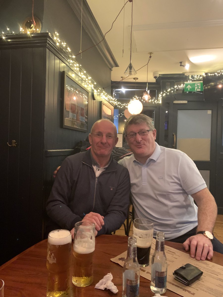 shanetcurran's tweet photo. Random meet - Can only describe as an incredible afternoon (Ngt) in the company of @MeathGAA &amp; #GAA legend Martin O Connell &amp; Family in London’s convent garden.
Super entertainment marvellous stories..#Meath #Arsenal - looking forward to challenge game in March - #skelping 💪 https://t.co/2aU4iSLhVU