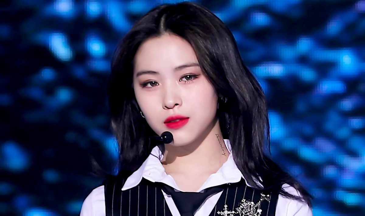 F1owering's tweet photo. #ITZY #RYUJIN #류진 
20211231 fiction 페이스캠 pics
📎https://t.co/siFkDUsuVl https://t.co/WH3RQUiKKS