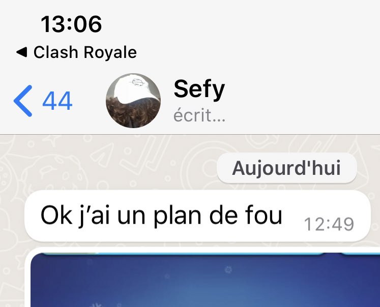 RebeuDeter's tweet photo. sah je sais pas ce qu'il se passe dans son crâne pour tomber sur des trucs comme ça ptdrr je suis trop heureux d'être son ami https://t.co/RYQX9rzHeQ