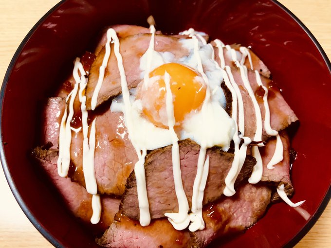 お正月用に買った過去一美味いローストビーフでローストビーフ丼を作ってしまって美味すぎて涙出た
