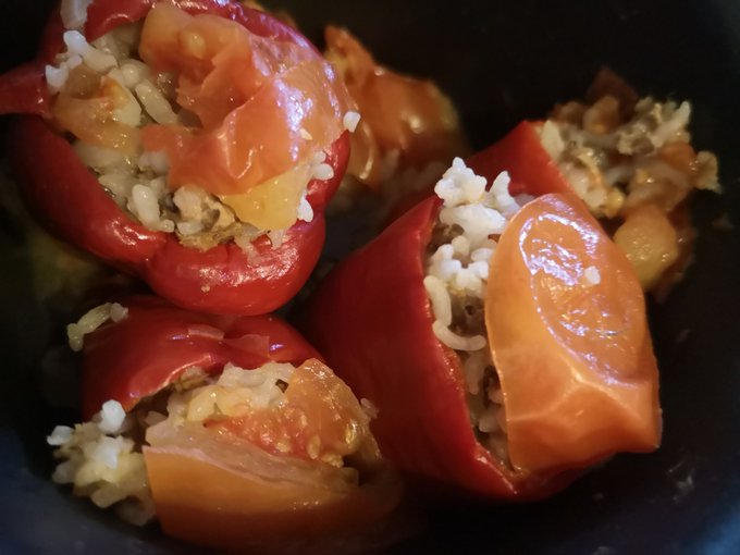 I meant it a bit too good with the rice, but all in all very delicious! https://t.co/ZBSgmnZ6gy