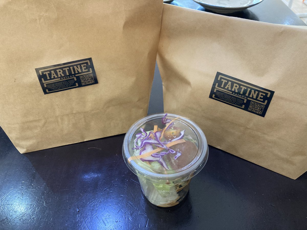 YoheyHCMLive's tweet image. ホーチミン・Tartineのサンドイッチ、フワッと上品かつ洗練されているのに豪快でジャンキーで食べ応えがあって、何という矛盾の産物…
まぁ、単純に美味しかったです✨
#おうちごはん #2020newyear