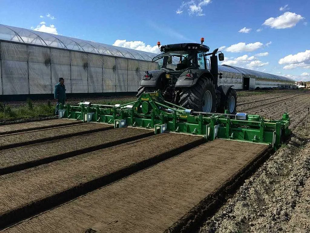 AgriInnovation's tweet photo. DID YOU KNOW Valentini's range of Power Harrows, Rotavators & Stone Buriers go up to 12m? Heavy Duty machines & performance to match exclusively distributed by AMIA in UK ๐ฌ๐ง & Ireland ๐ฎ๐ช https://t.co/26wDWJIm0c
#powerharrows #Rotavators #stoneburiers #farm365 #Farm #agriculture https://t.co/2roxCQEfVc