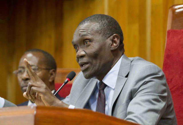 MARADIOFM's tweet photo. Le mandat des 10 sénateurs en fonction arrivera à terme le deuxième lundi du mois de janvier 2023 indique le Centre d’Analyse et de Recherche en Droits de l’Homme .Le @CardhHaiti a publié ce lundi une longue analyse sur les mandats constitutionnels des élus en Haïti #RFMINFO https://t.co/gESSrhS6YL