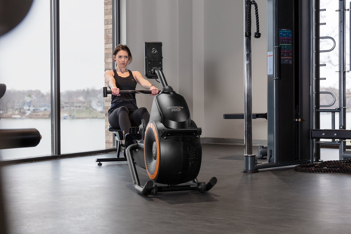 octanefitness's tweet photo. Stay determined and Rō into the new year right. 💪

What are your top goals this year? 

#OctaneFitness #Fitness #NewYearGoals https://t.co/lOqAFxEHaq