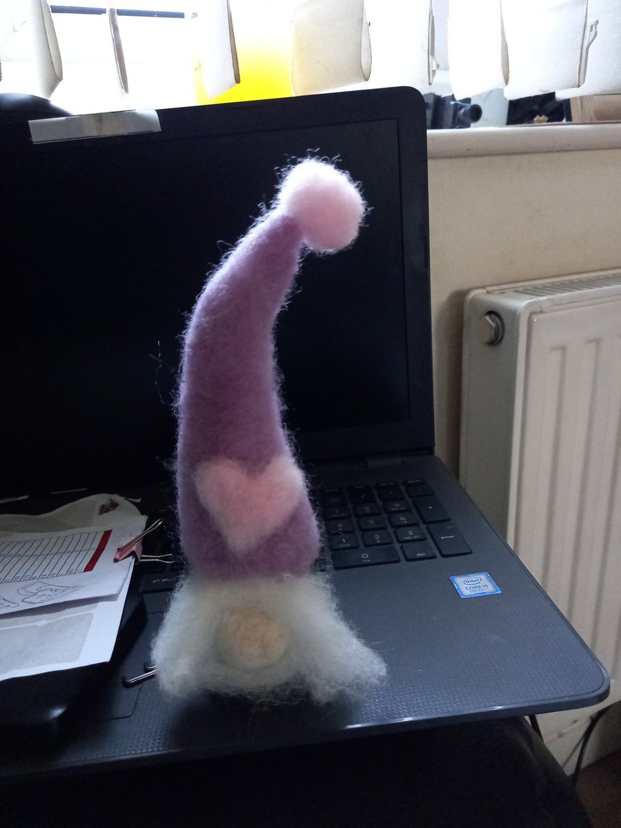 LAInkPrintingS1's tweet image. Not bad for a 1st attempt. What do you think? Still a few loose strands to tidy up but on the whole I think it&apos;s alright! New found respect for felters that&apos;s for sure. #MHHSBD #Smartsocial #feltingkit ps anyone know what the sponge is used for? Not mentioned in the instructions