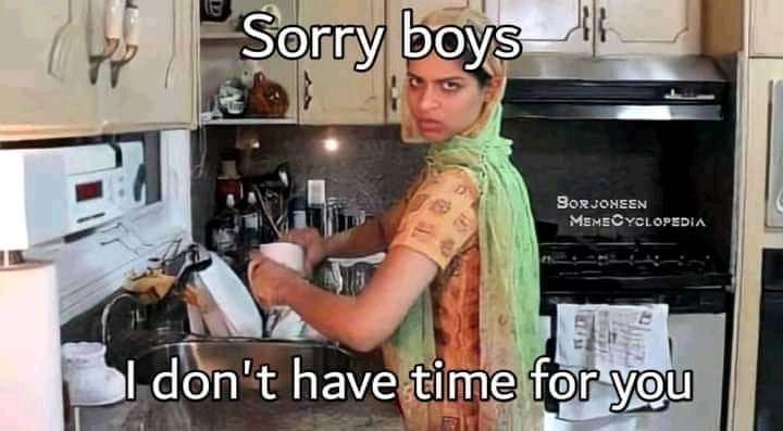 Yousafaadil2's tweet photo. To ladki isme busy hai 
Thik hai busy raho 😃😃😂 https://t.co/nNLEMfEU4r