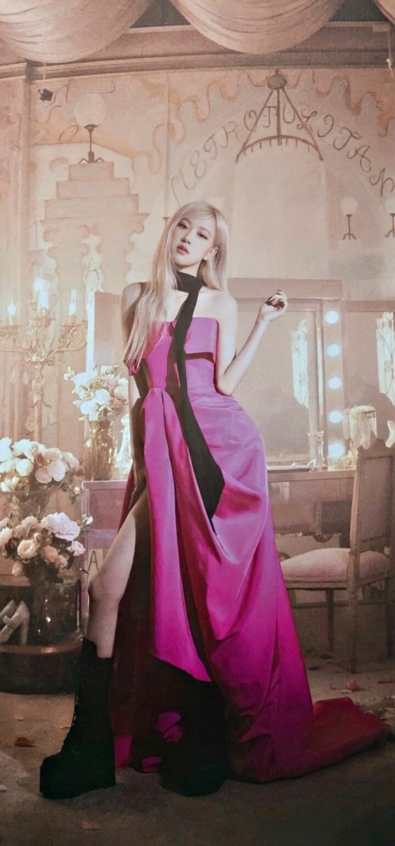 Tăng điểm thương hiệu cho Rosé🌹
블랙핑크 로제 #블랙핑크 #ROSÉ #로제 #BLACKPINK
<a href="/BLACKPINK/">BLACKPINKOFFICIAL</a>