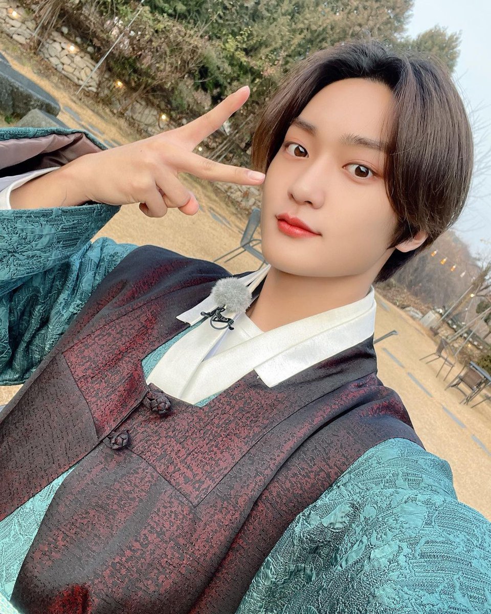 CRAVITY_GLOBAL's tweet photo. [PHOTO] 220103 #CRAVITY Instagram Update #4 ✨

[#C_LOUD]
CRAVITY PARK (크래비티 파크) EP.51-52
⠀
새해를 맞이하는 호랑비티🐯
⠀
#CRAVITY #크래비티
#형준 #세림 #우빈
#CRAVITY_PARK #크래비티파크
@CRAVITYstarship @CRAVITY_twt https://t.co/ngTLaLcMLo