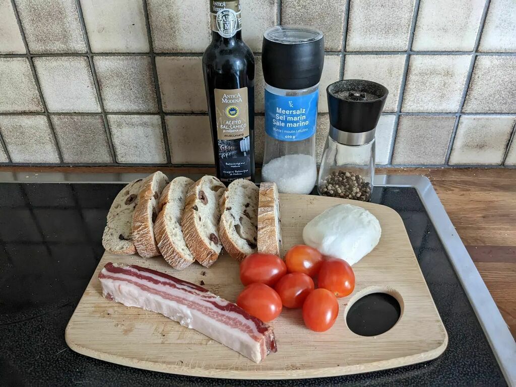 BaslerMeitli's tweet photo. italienische Platte

Ein Picknick für zuhause: mit Speck, Oliven Ciabatta, Mozzarella und Cherry-Tomaten 

#italienischeplatte #fingerfood #kalteküche #speck #bacon #mozzarella #cherrytomatoes #ciabatta #picknickfood #kalteplatte #znüniplättli #florencek… https://t.co/T2KrW1z6zp https://t.co/5z2POhKkFf