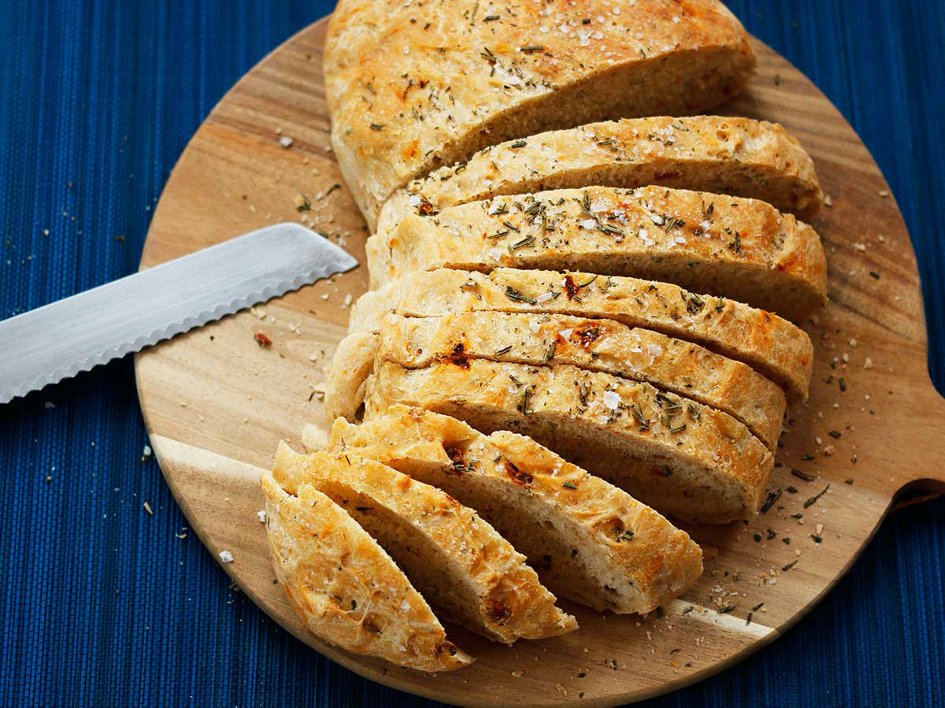 Wat is er nou lekkerder dan vers brood? Voor iedereen die aan Veganuary doet! vegantravellife.com/recepten/itali… #veganrecept #brood #Veganuary