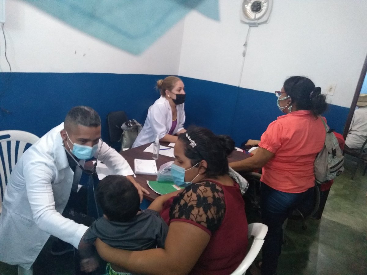 Gracias a la Revolución Cubana y la visión futurista de #Fidel tenemos una población inmunizada contra la #COVID19.
#EneroDeVictorias #CubaVive #HeroesDeLaSalud @CubacooperaveB6 <a href="/cubacooperaven/">Brigada Médica Cubana en Venezuela</a>