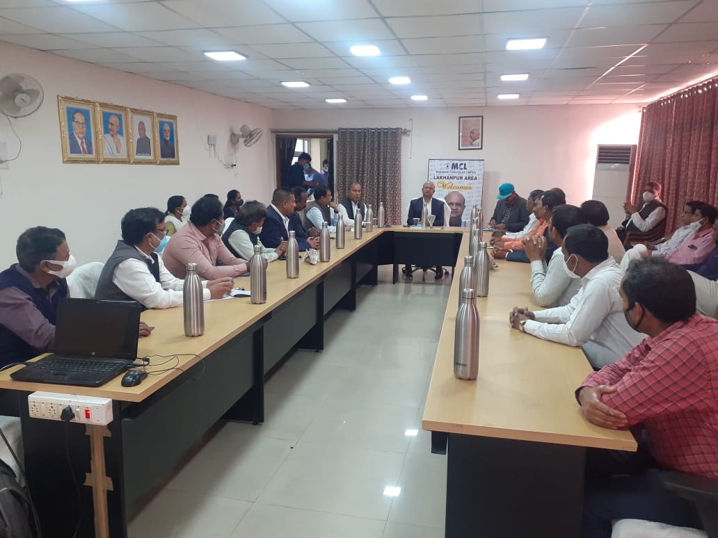 LakhanpurArea's tweet photo. Sri O P Singh, CMD MCL  visited Lakhanpur Area and interacted with JCC member, WIPS member, HOD's &amp; MT's of Lakhanpur Area. Further, he has inspected LKPOCP. https://t.co/JFCluMnDeF
