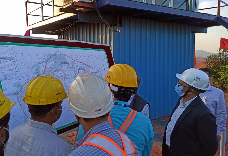 LakhanpurArea's tweet photo. Sri O P Singh, CMD MCL  visited Lakhanpur Area and interacted with JCC member, WIPS member, HOD's &amp; MT's of Lakhanpur Area. Further, he has inspected LKPOCP. https://t.co/JFCluMnDeF