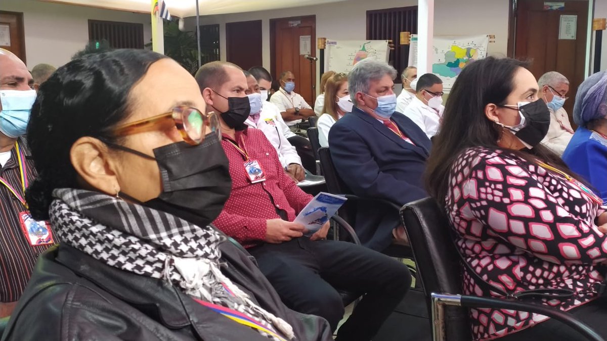 cubacooperaven's tweet photo. Inició balance del año 2021 de la Misión Médica Cubana en Venezuela, con la presencia del Dr. Carlos Alvarado González, Ministro del @MinSaludVE, el Lic. @JulitoVenCub, jefe de la Oficina de Atención a las Misiones, @Dagober76504073, Embajador, y otras personalidades.

#CubaVive https://t.co/OjuHvVpKLk