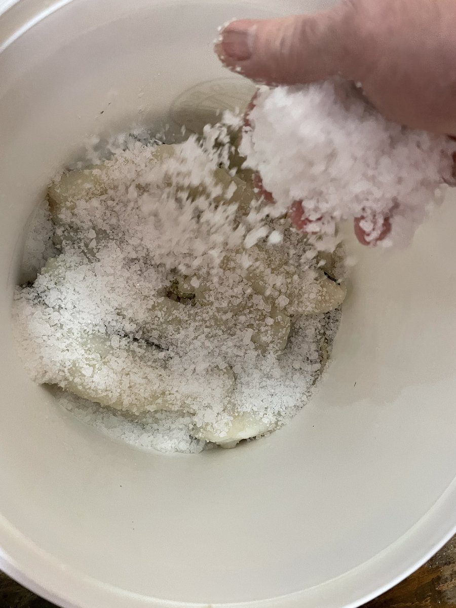 IslandRooms's tweet photo. 🐟 Leo is making salt fish for an upcoming #Socials4Justice event with @SJCNL709! He will make fish cakes to share with everyone who attends. Yummy! Follow along here for the next step! #FishAsHeritage #FishAsFood #LocalFood #LocalFish #SaltFish #FishCakes https://t.co/egDHjJ5LpT