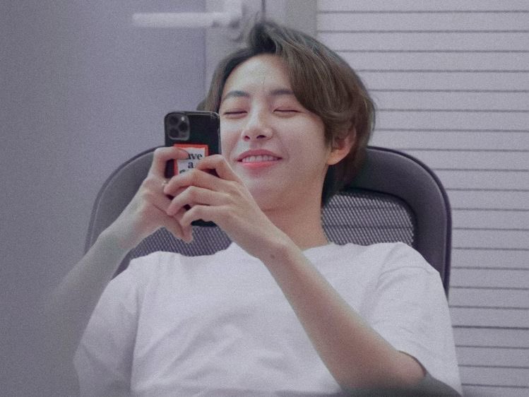 - Mas farel

Renjun one tweet au