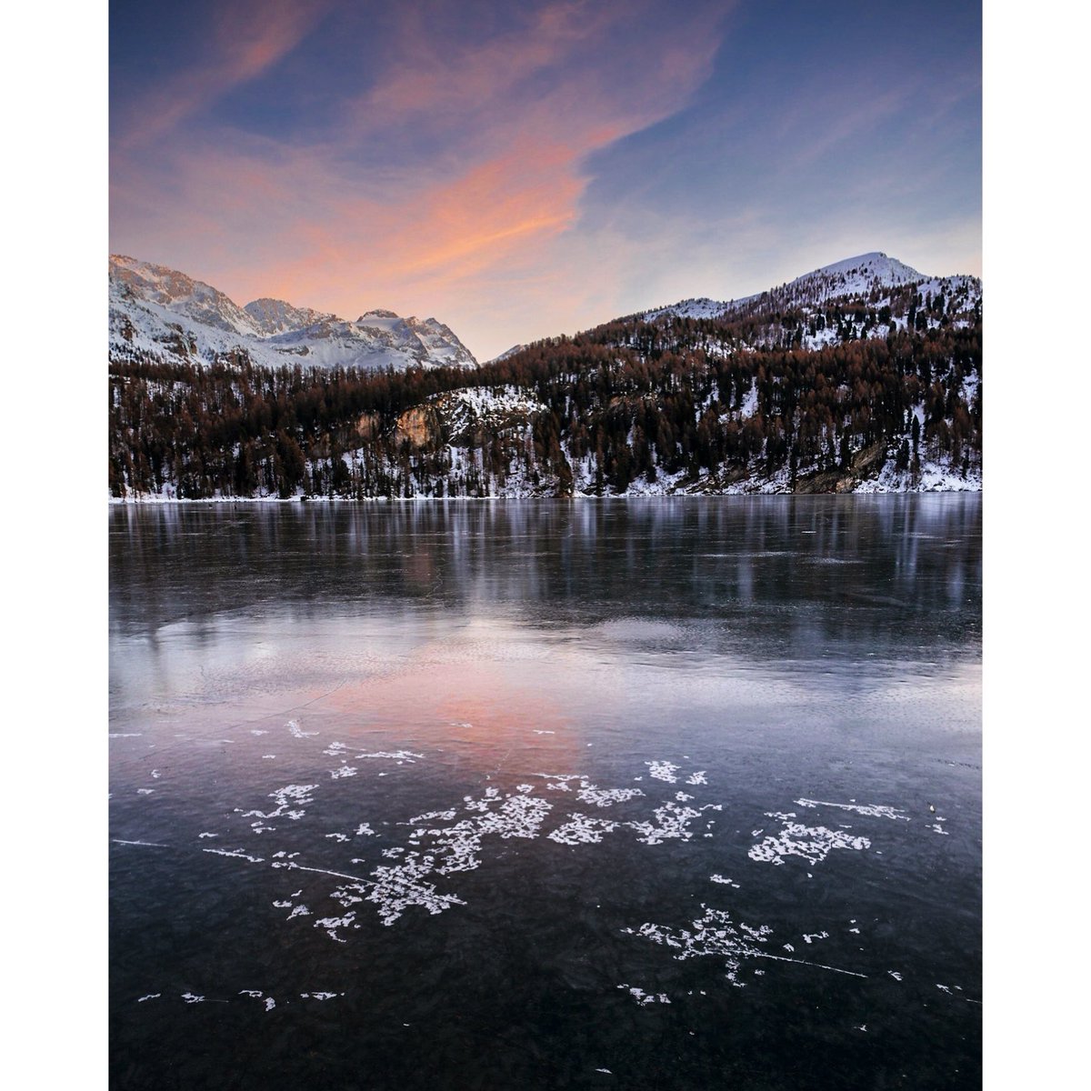 photos_dt's tweet photo. Noch eines. 📷 Die Atmosphäre nach Sonnenuntergang ist immer etwas besonderes.
#engadin #graubünden #segl https://t.co/94rwufFoDl