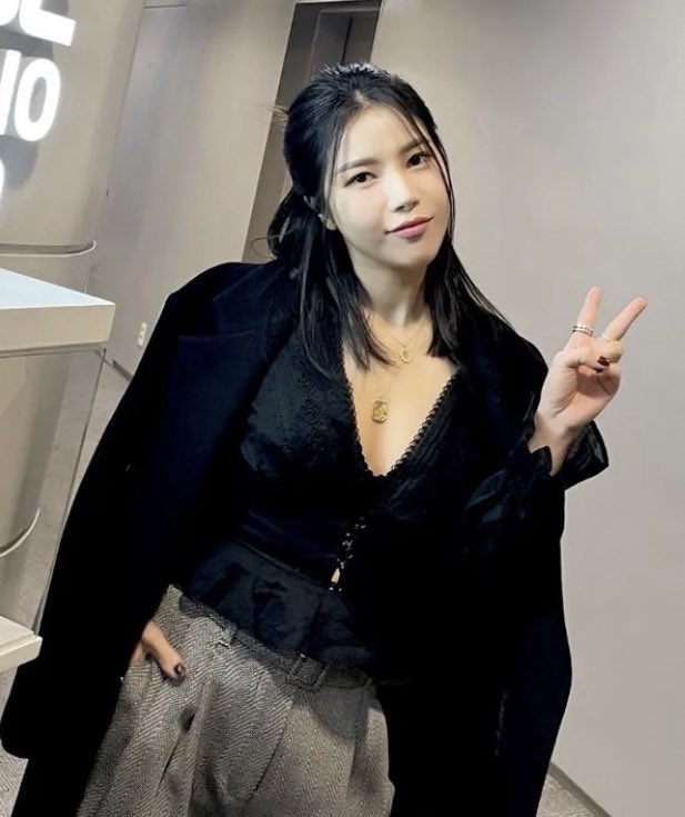 michyongsun's tweet photo. all i ask is for yongsun to do a comeback with her current hair length https://t.co/J1IyqYNRE9