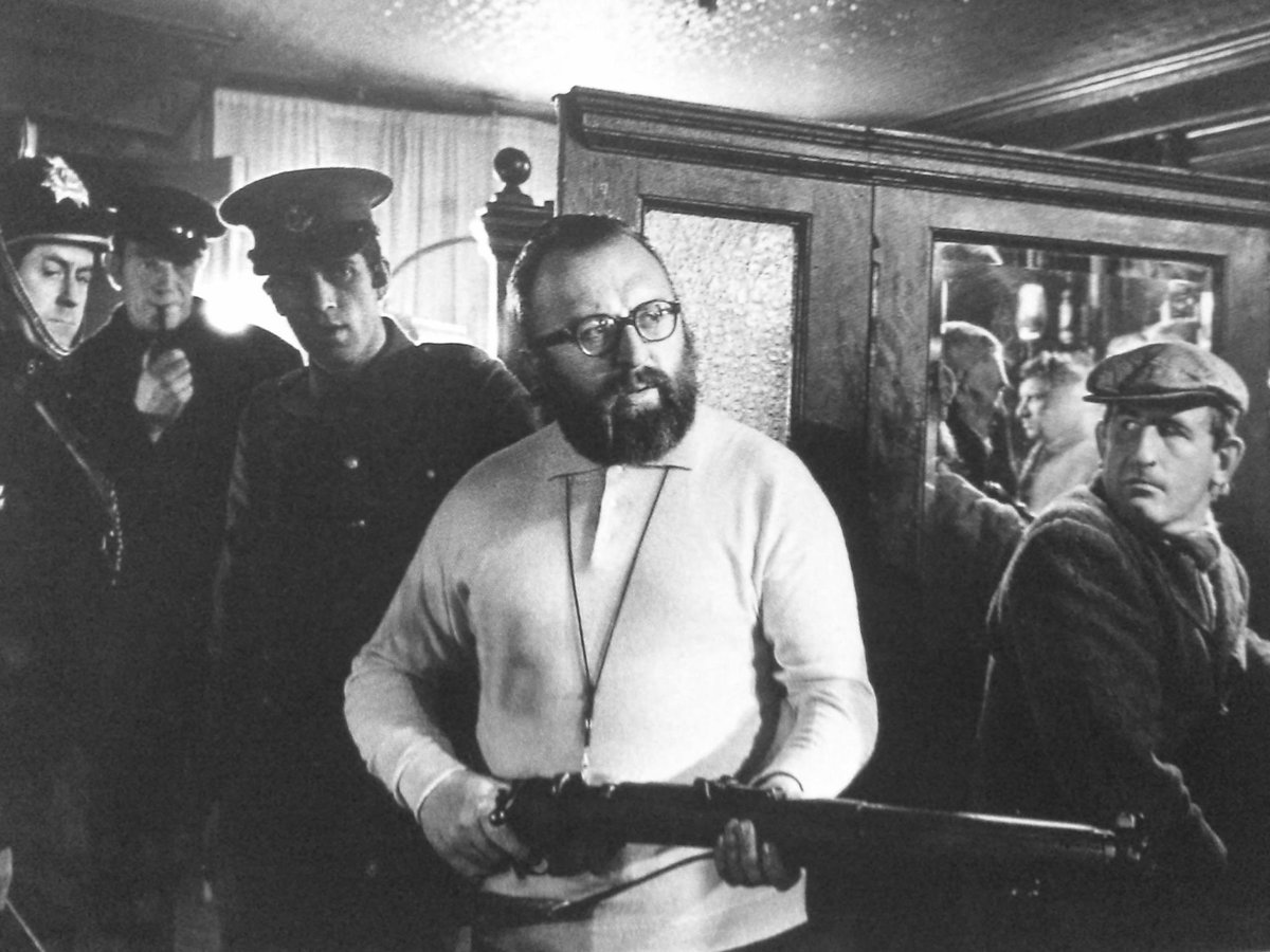 Born on this day in 1929, the master filmmaker Sergio Leone!

Pictured here on the set of Duck, You Sucker! (1971).