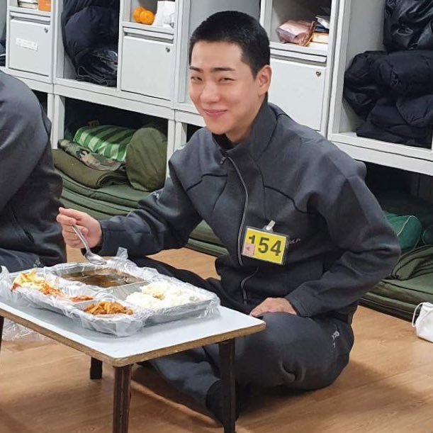 아 김두혁당병님 찍지마으라이까