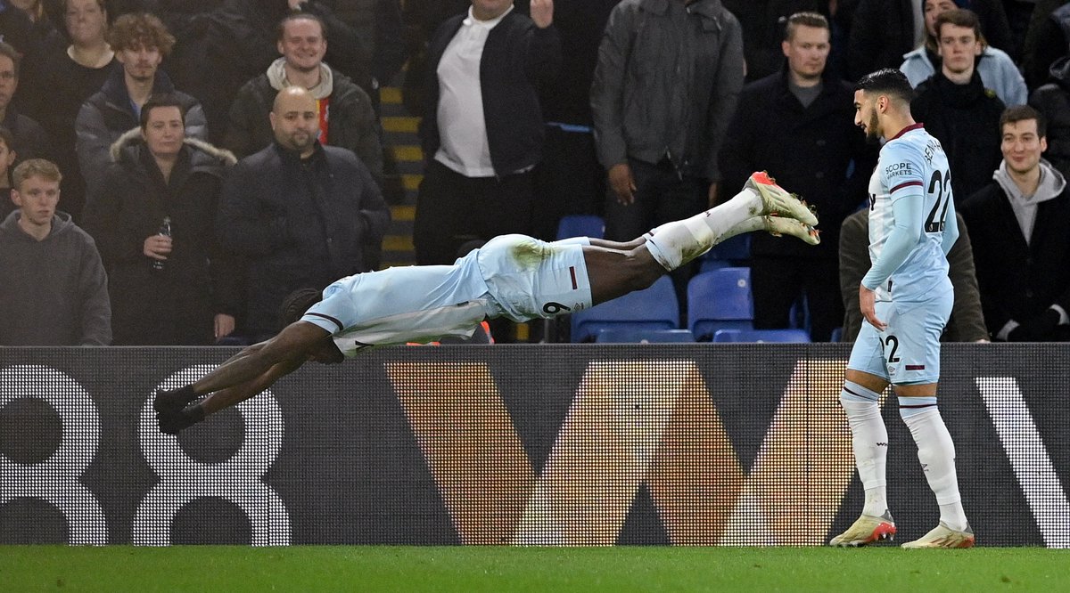 New year, 🆕 cover photo 📸

Take your pick...