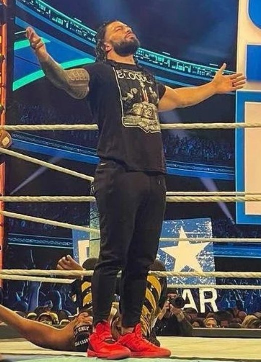 eurodeeva21's tweet photo. Good Morning To My Fave @WWERomanReigns.. Hope You're well &amp; feeling all the love, prayers &amp; healing vibes being sent Your way..!!💕
Luv U Champ. U got this!!
 #GetWellSoonRoman ❤️🙏🏼 https://t.co/Iav1M1c4JG