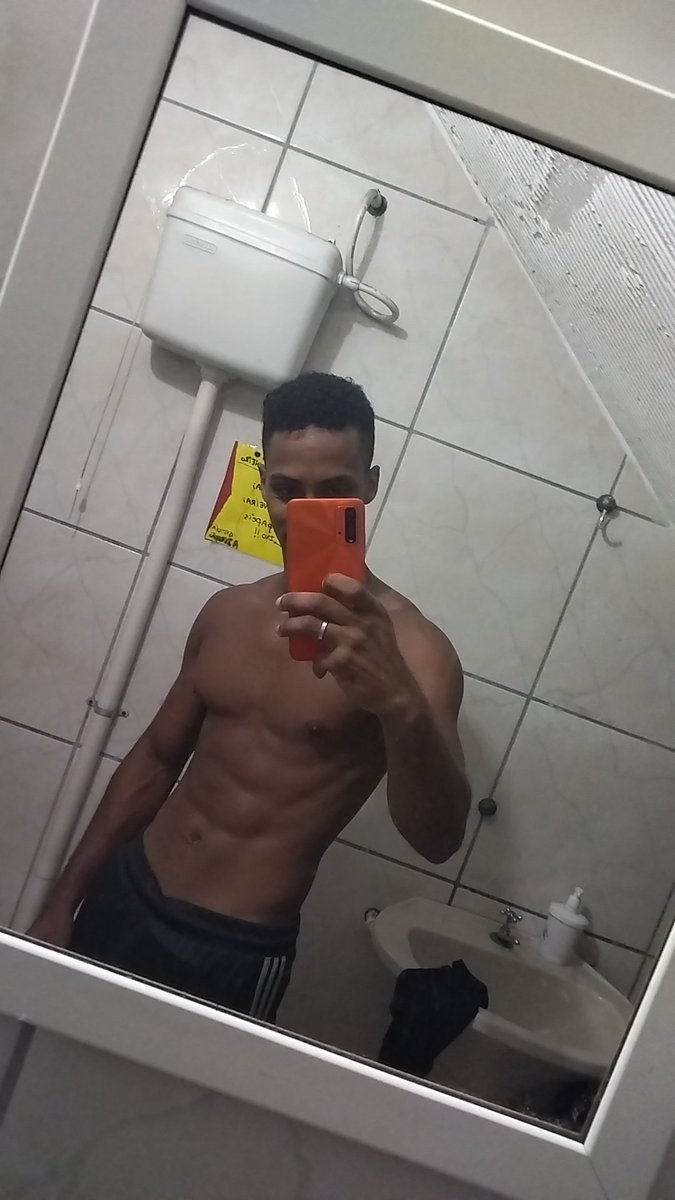 BiielMahonies's tweet photo. Começando o ano bem ate d + https://t.co/BcpWaqcjx0