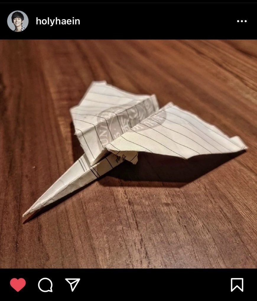 v_pukko's tweet photo. Sohoo, what are you thinking about this paper plane? So cute 🥰
#JANGHAEIN #JISOO #HAESOO #Snowdrop https://t.co/RtCdhNVrOl