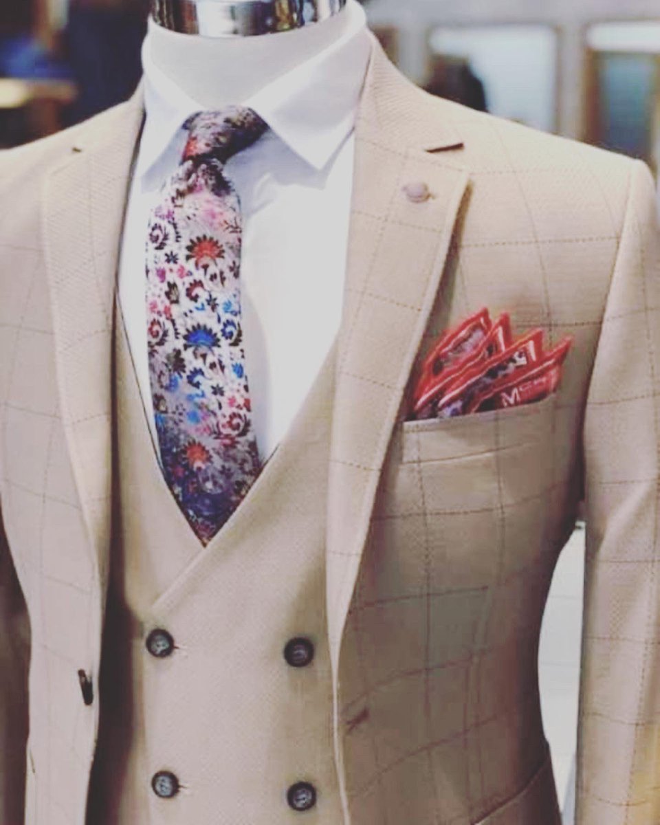 DescherGSuits's tweet photo. We are custom tailored quality suits manufacturing company based in windhoek . Pls call us on 0811295216 for more details https://t.co/Q26DegEqxk