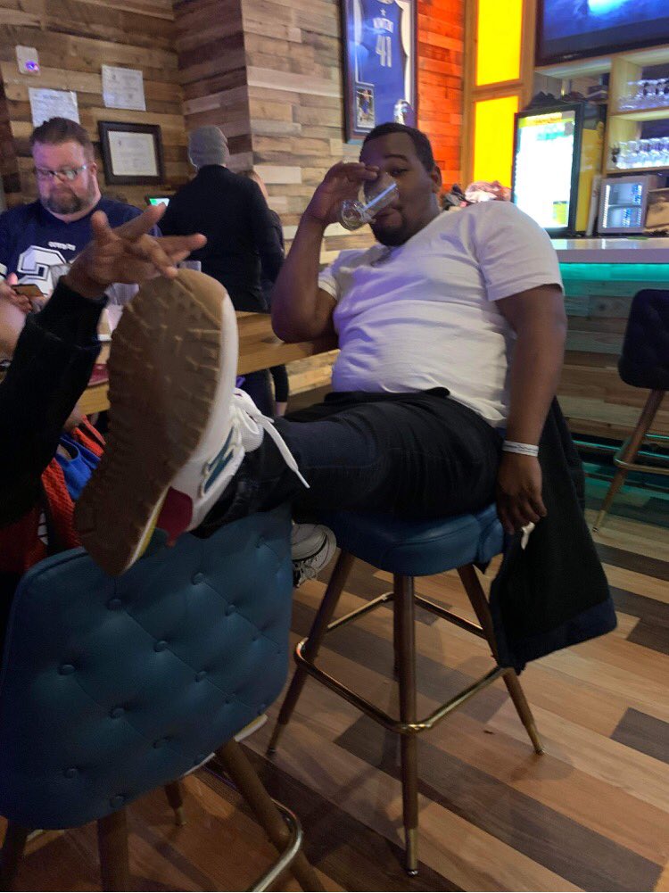 Stop3Clutch's tweet photo. Enjoy life 💙 https://t.co/8ceCVUOEGv