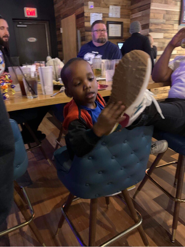 Stop3Clutch's tweet photo. Enjoy life 💙 https://t.co/8ceCVUOEGv