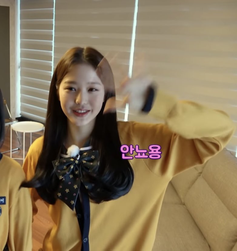 น้องวอนยองกับน้องเรย์ในชุดนักเรียนโสภา น่ารักสดใสที่สุด 🐥💛