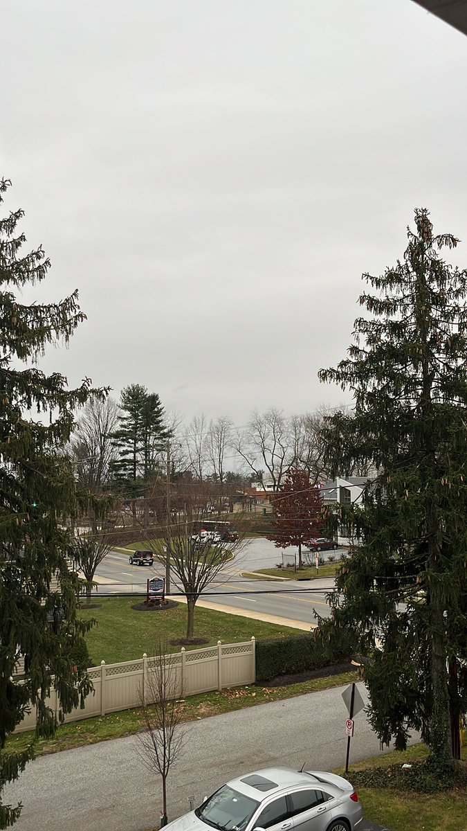 MilkyWayRider45's tweet photo. @chris_sowers It smells like snow, but not one flake.  St. Davids. https://t.co/UzWsX2j1eL