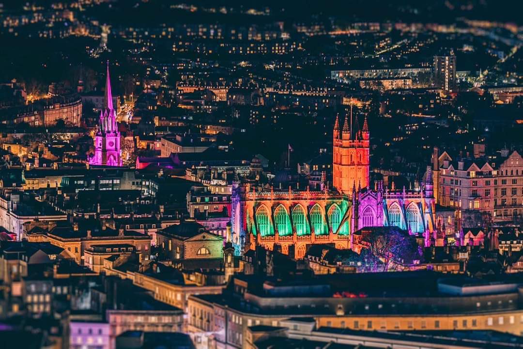 The Bath skyline look simply divine…especially at night, we love capturing Bath in all its glory 🏙 😍

#bath #bathuk #igersbath #visitbath #uk #travel #travelblogger #travelphotography #traveling #staycation #traveladdict #travelgoals #visitbritain #photography