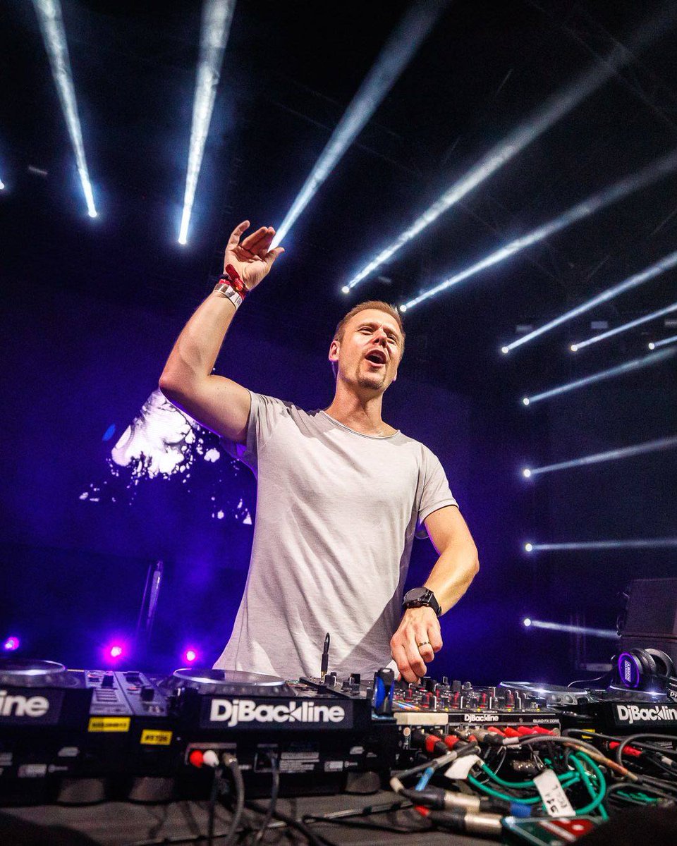 Happy #ASOTDAY! Are you ready for the first 2022 episode of A State Of Trance? Make sure you tune in at 20:00 CET! #asot1050