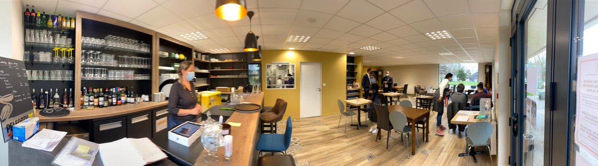 Ce midi, <a href="/ArriveBenoit/">Arrivé Benoît</a>, maire de #CherbourgEnCotentin et vice-pdt au développement éco <a href="/lecotentin/">Agglomération du Cotentin</a>, est venu saluer l’équipe de la Table des Provinces, nouveau resto d'insertion de l'asso #ESS #FilEtTerre qui s'est ouvert rue d'Île-de-France👉Une adresse appétissante et solidaire