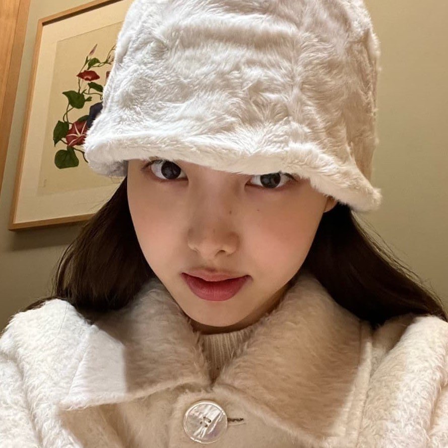 𓏔 hello everyone! im anth, he/him, 17 y/o, auto mine sa sunghoon, and a filo once !! i’m looking for bns moots! ✸

    ╰ sparks collector
    ╰ both buy sell n trade acc
    ╰ kinda new to bns tweet

🏷 please like and rt to spread! thank you!
꒰ lf finding filo bns moots ꒱