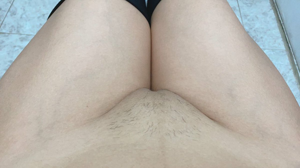 AleSakura tweet media