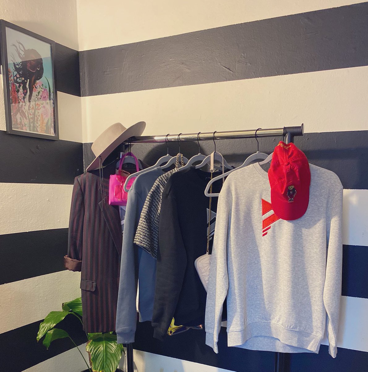 PlaytimeWW's tweet photo. Follow our FB page and check out “PTCHIC Fashion Friday” w/ Host & Celebrity Fashion Stylist @Just1Danni
https://t.co/JFPoeLH6ve
#ItsPlaytime #PlaytimeWorldWide #GameNight #Adulting #StyleGuide #PTCHIC #PTWW🎲 https://t.co/wXmCuOgTUa