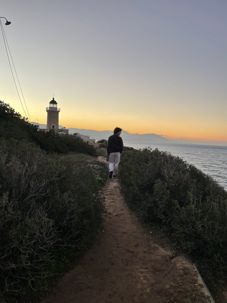 Itsefususta's tweet photo. 🌅 https://t.co/DhJe9nwLBp