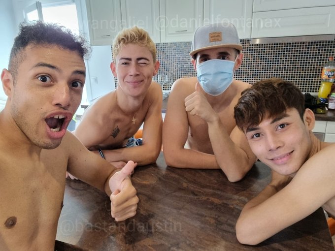 1 pic. Before the orgy Vs during the orgy

?We had an amazing time together ?

?? Watch our orgy in my