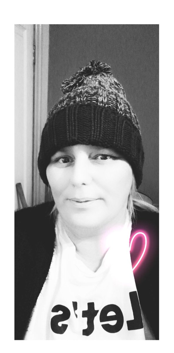 EYLynette's tweet image. Equally excited and scared by some of these Christmas gifts! Looking forward to being back out in the water at my peaceful place ❤️😳 tbh... Not sure how peaceful it will feel with getting on and off said paddle board 😂🙈 #anytips #wildswimming