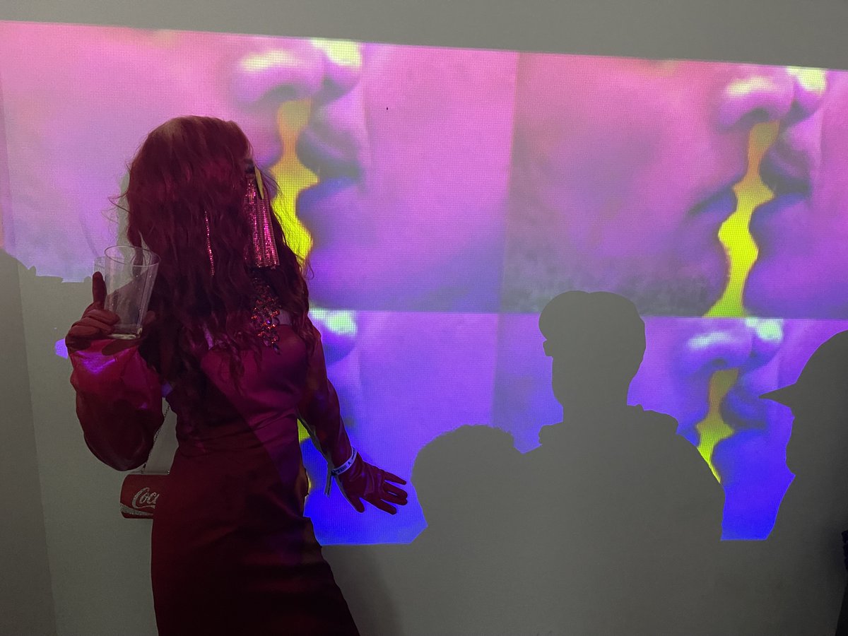 madebyoona's tweet photo. this is u looking at a tweet of OONA as #PLAYOONA watching OONA artwork.

u can watch the artwork on jan 10 when @PlayboyNFTS and @SevensGrant mint #BETWEENYOURLEGS https://t.co/ADDTc6q41F