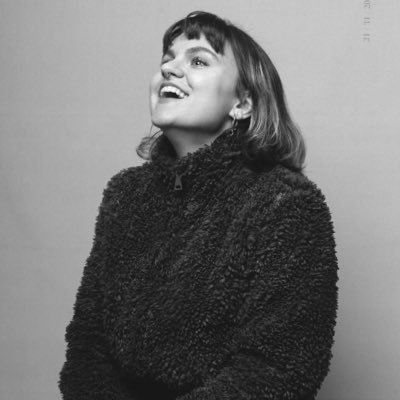 soschimansky's tweet photo. Fotografiert werden von guten Freunden bringt dann doch andere Ergebnisse. #NewProfilePic https://t.co/bOcv7cEbC2